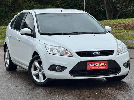 FORD FOCUS 1.6 GLX 16V FLEX 4P MANUAL FORD FOCUS 1.6 GLX 16V FLEX 4P MANUAL